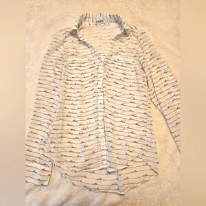 Express Women's Gray & White Love PatternLong Sleeve Portofino Shirt Size XS